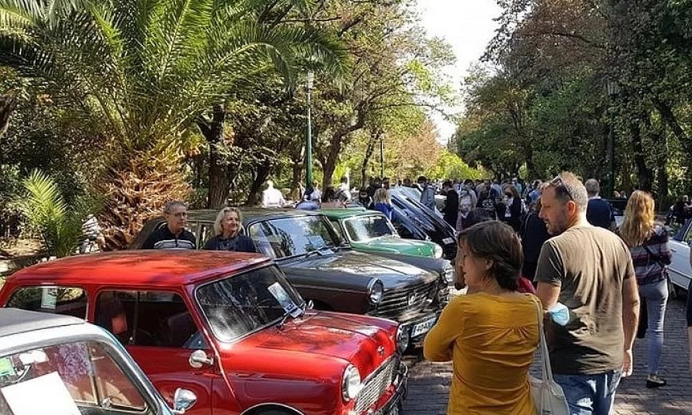 «Πεδίον Ωραίων Οχημάτων»: Δείτε φωτογραφίες από το Πεδίον του Άρεως